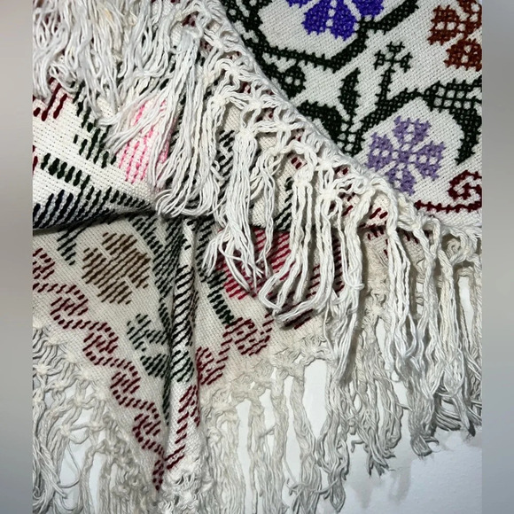 Embroidery Floral poncho for Girls S/M - Picture 4 of 4